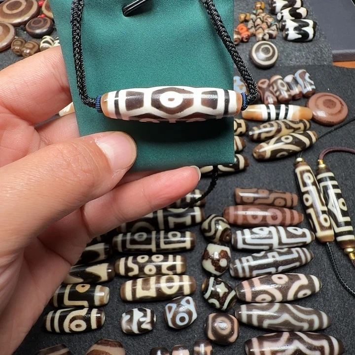 玛瑙/玉髓铂Pt900镶嵌颈饰