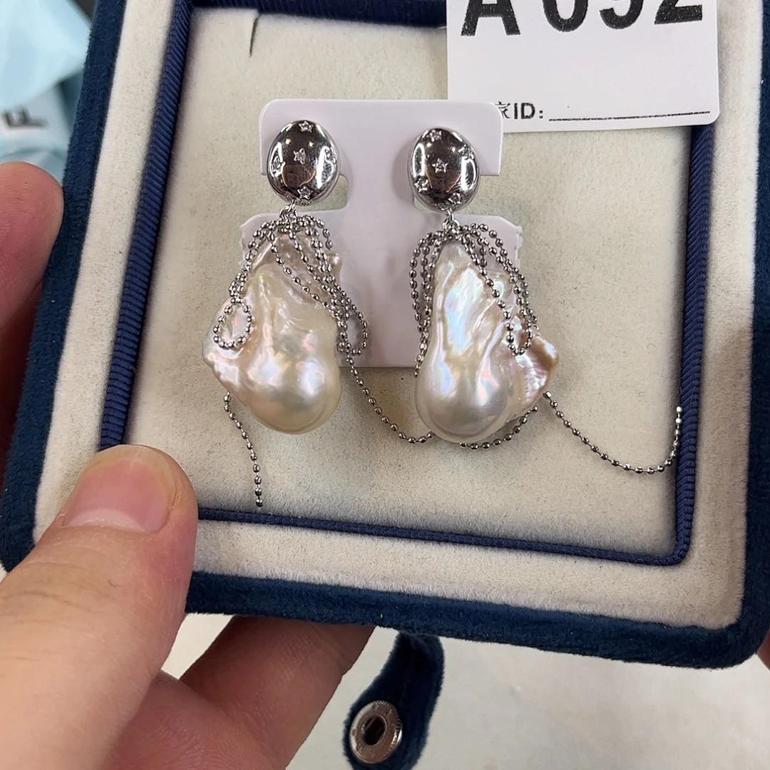 淡水珍珠合金耳饰