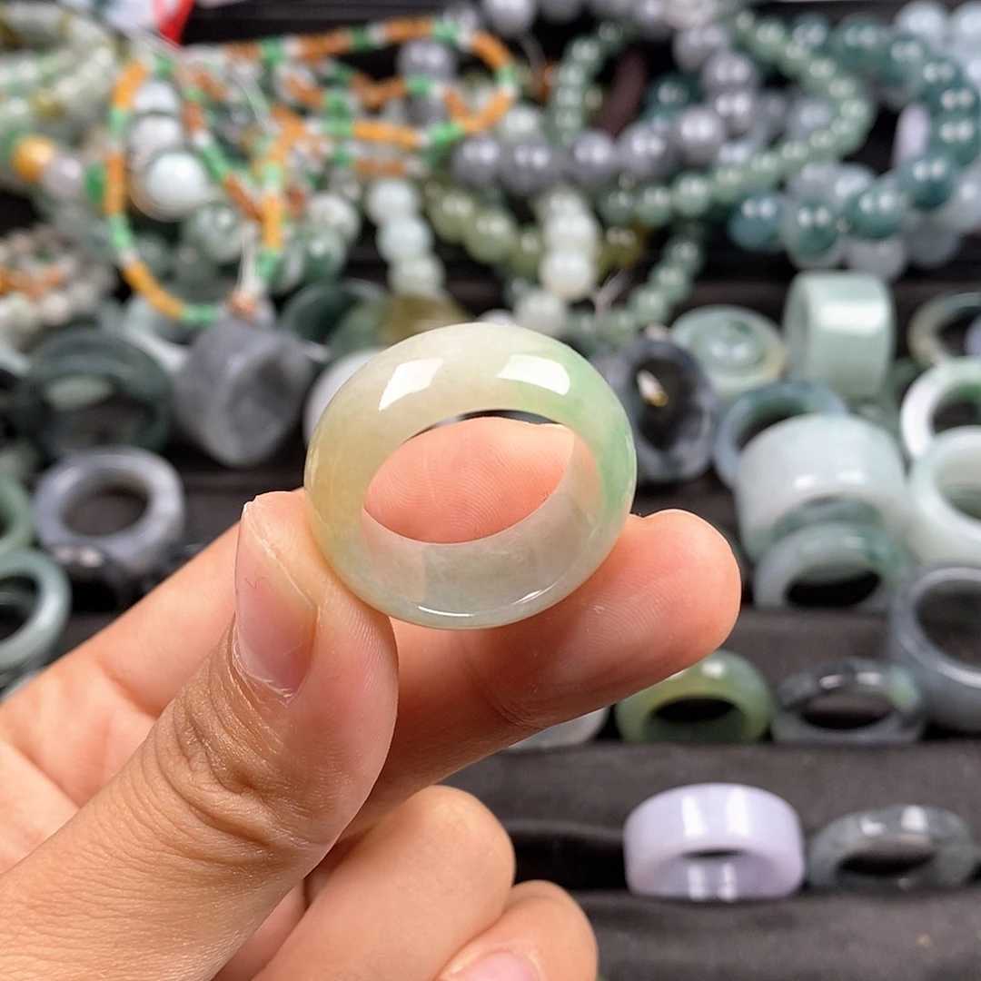 翡翠未镶嵌戒指翡翠