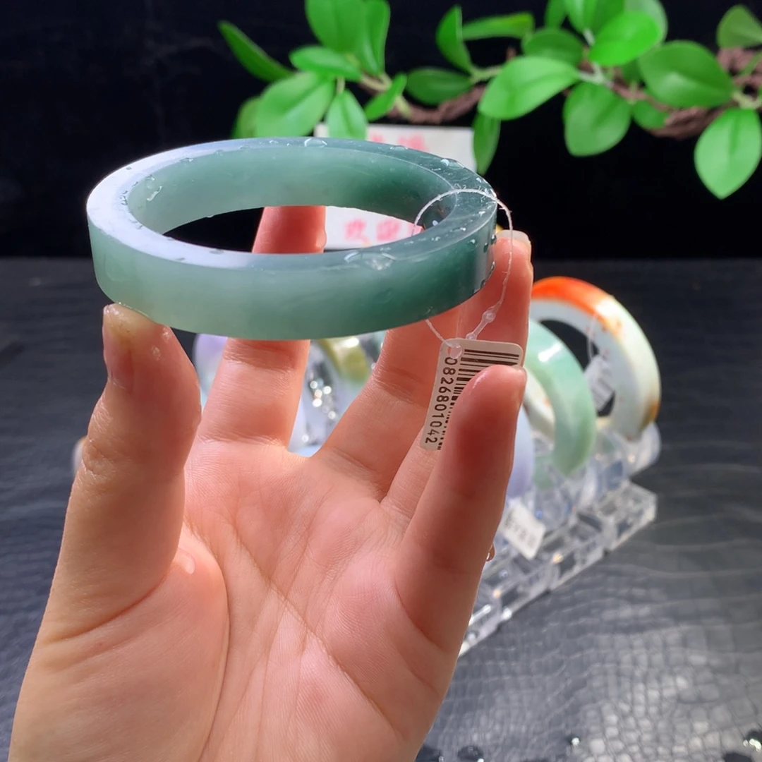 定制翡翠未镶嵌手镯