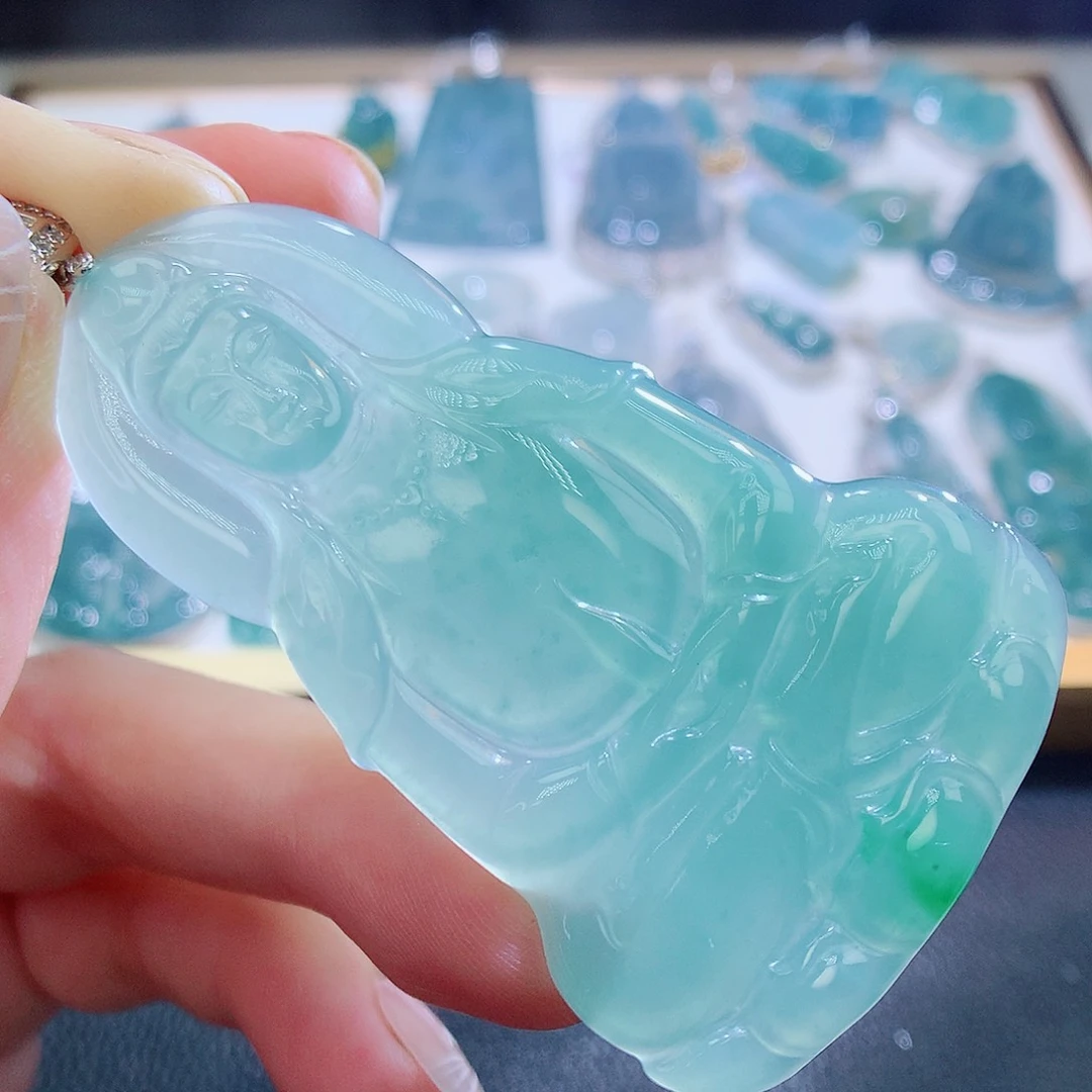 翡翠颈饰未镶嵌翡翠