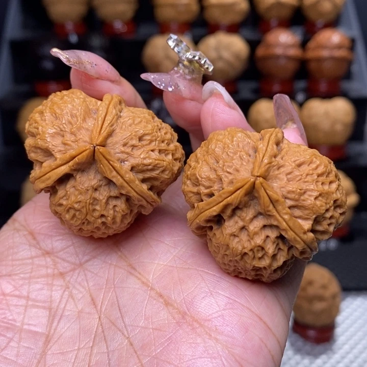 文玩核桃把件天狼三楞34号