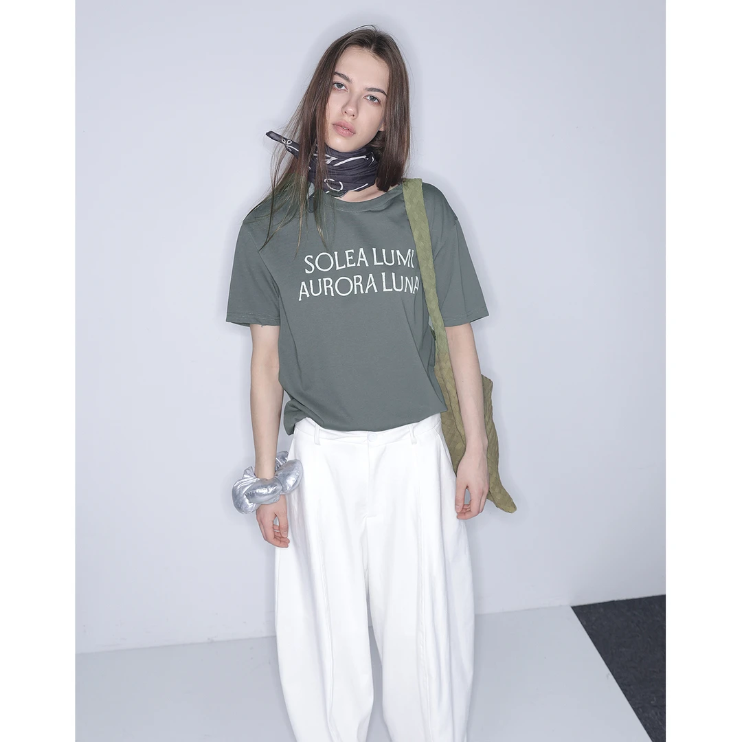 JDE 深灰色字母印花短袖圆领T恤女夏季通勤宽松显瘦2025新款上衣