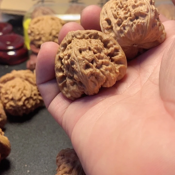 文玩核桃吊坠云*狮子