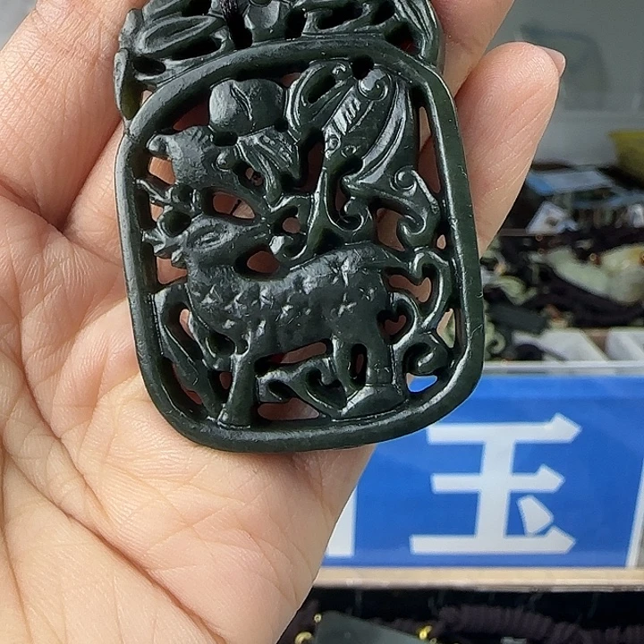 颈饰未镶嵌和田玉