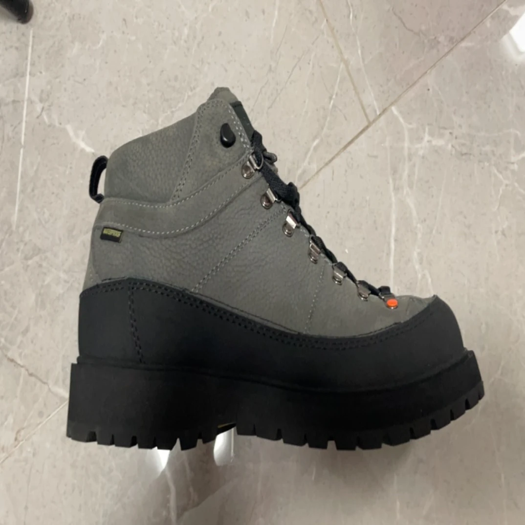 户外精品鞋登山徒步旅游健步鞋新店福利价