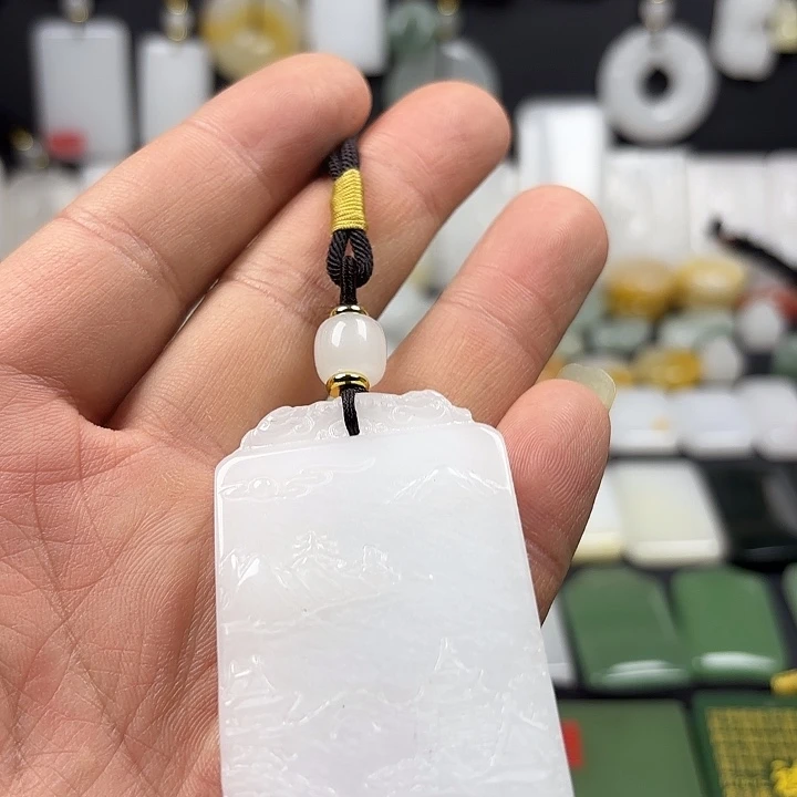 悟***我石英质玉（金丝玉）未镶嵌颈饰