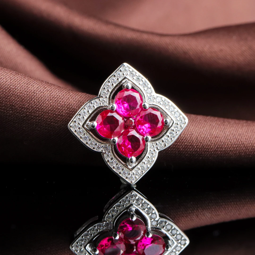 培育红宝石合成/培育 红宝石S925银镶嵌四叶草设计吊坠 不含链