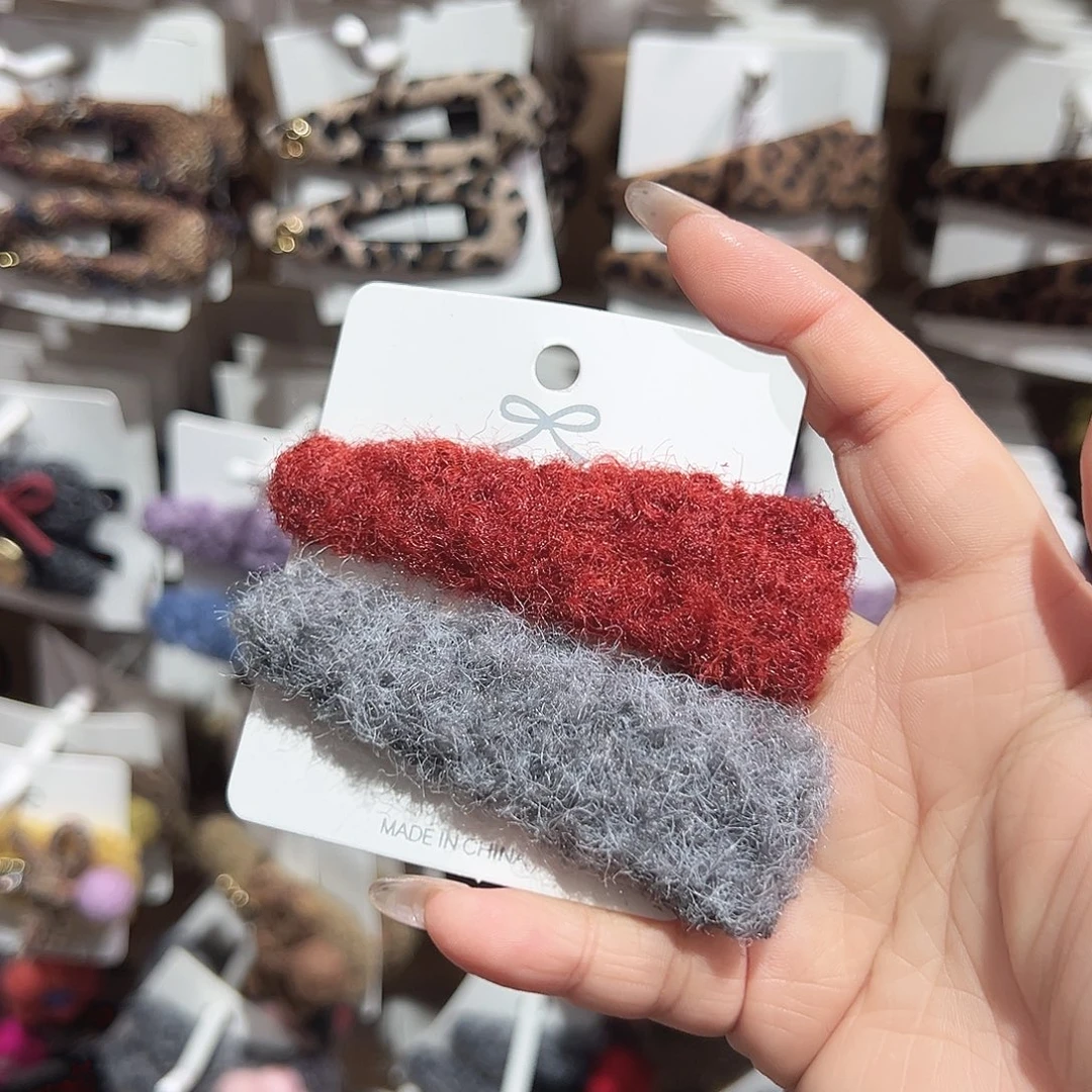 非金属红灰色毛毛掰掰一对