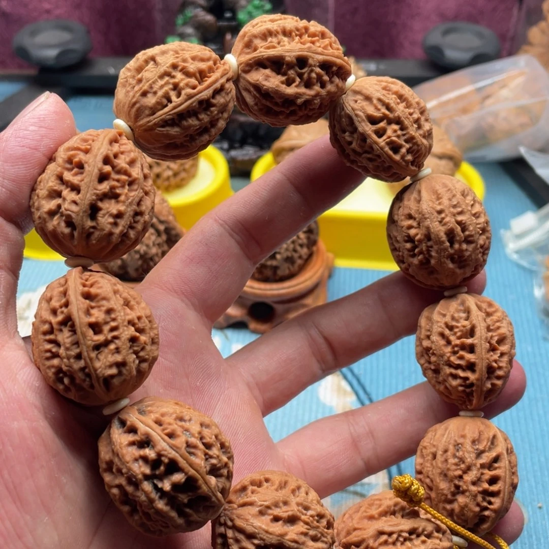 核桃把件白茬是一株手把件纯野生手持串