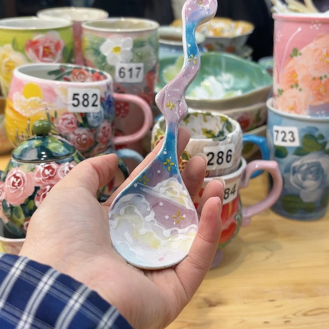 瓷片兔兔哈哈哈的样子