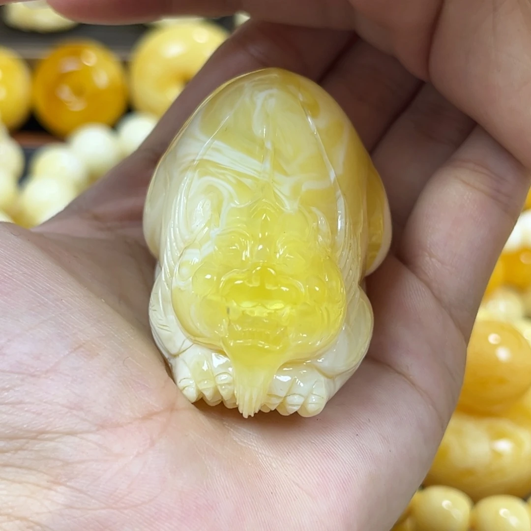 琥珀未镶嵌手串貔貅