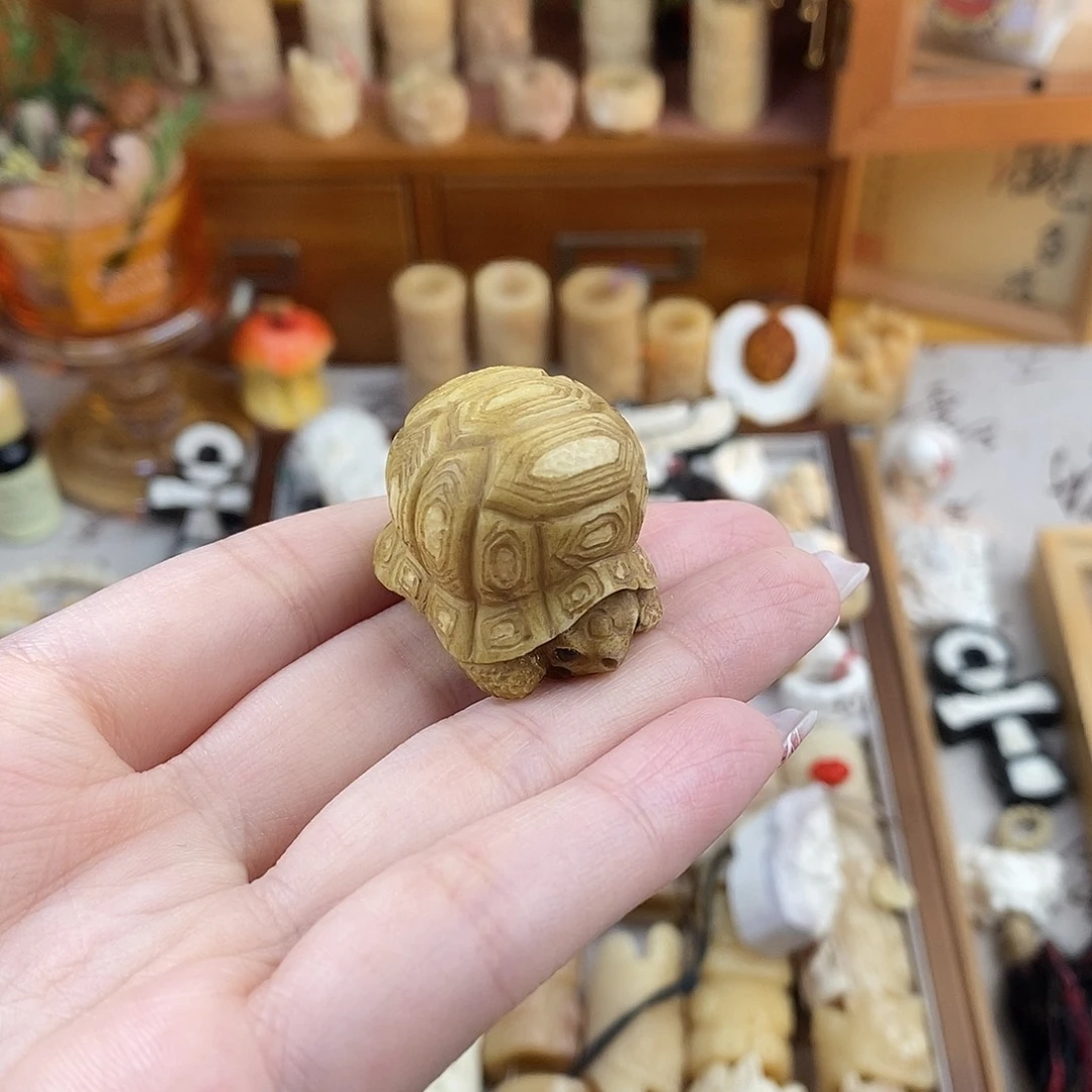 鹿骨把件?****lM3鹿角雕刻的富甲一方