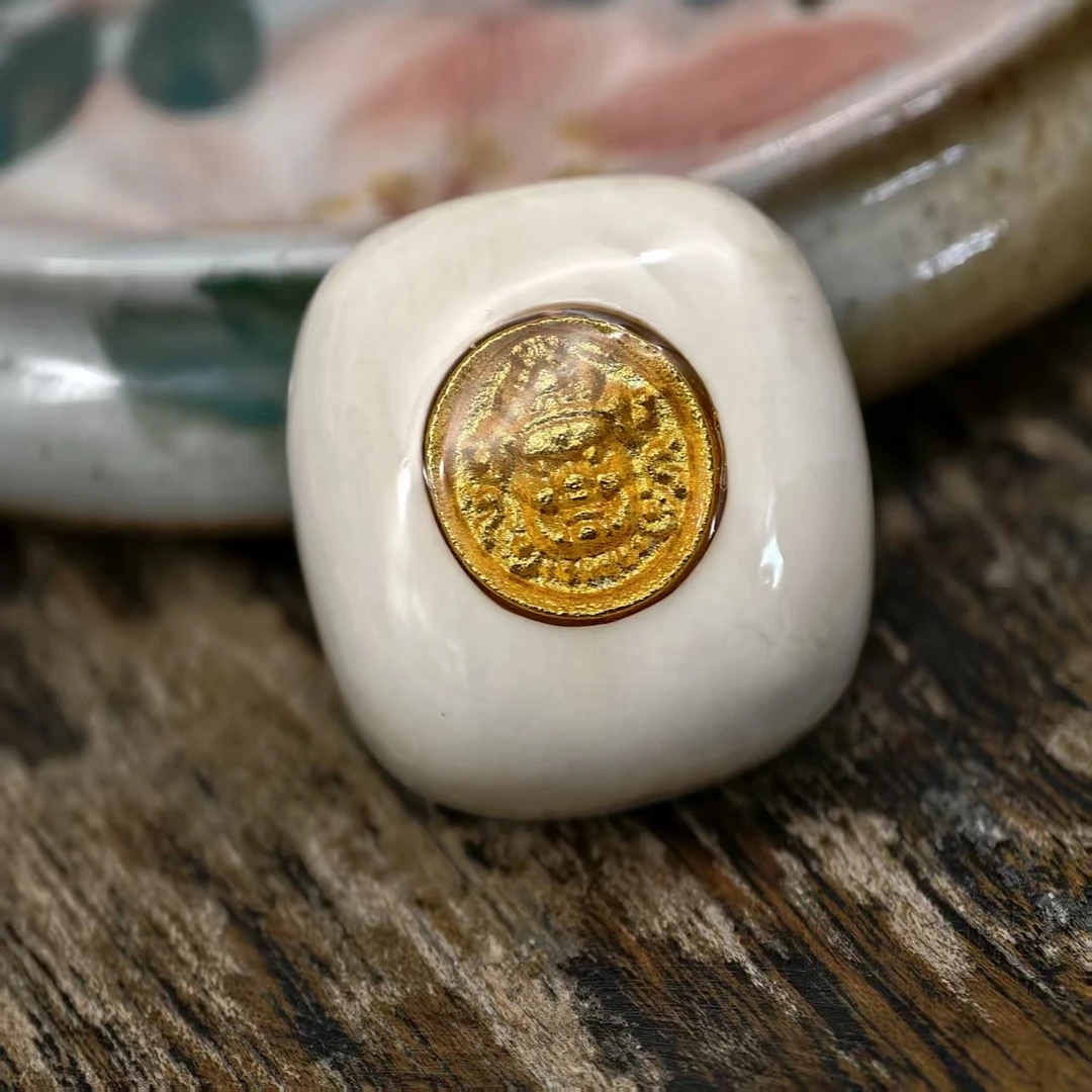 T862精品猛犸象牙24*22MM左右文玩特色皮镶嵌吊坠挂件
