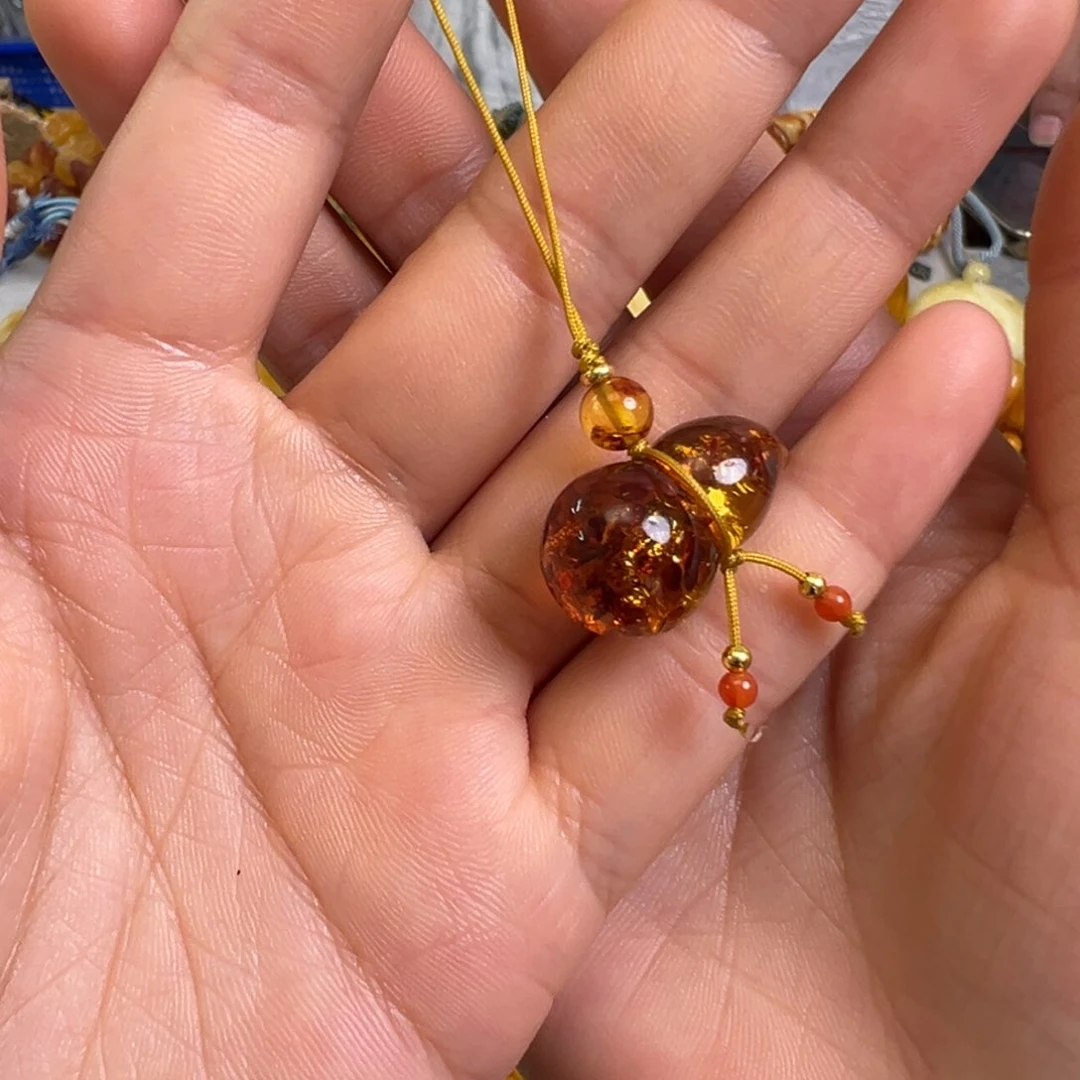 未镶嵌蜜蜡裸石琥珀