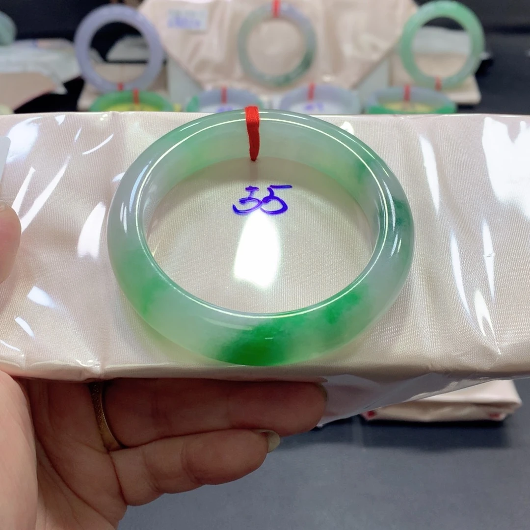 翡翠未镶嵌手镯55圈口