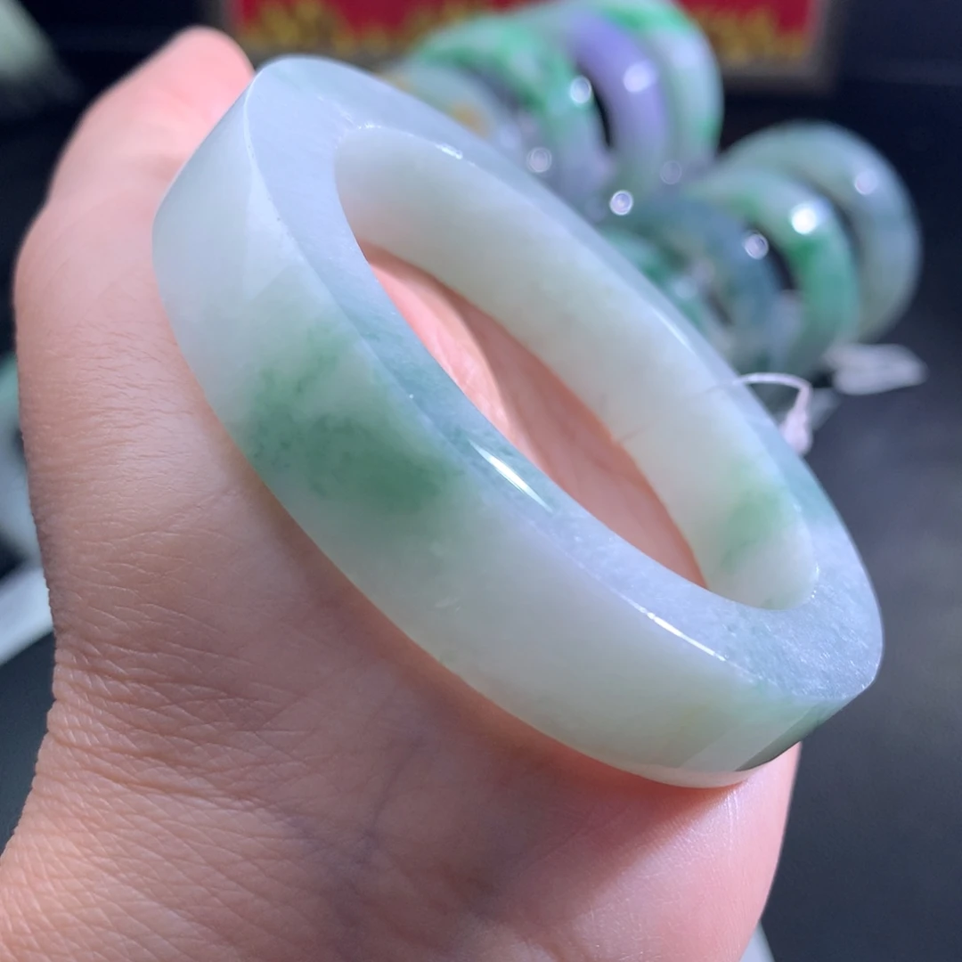 定制翡翠未镶嵌翡翠手镯