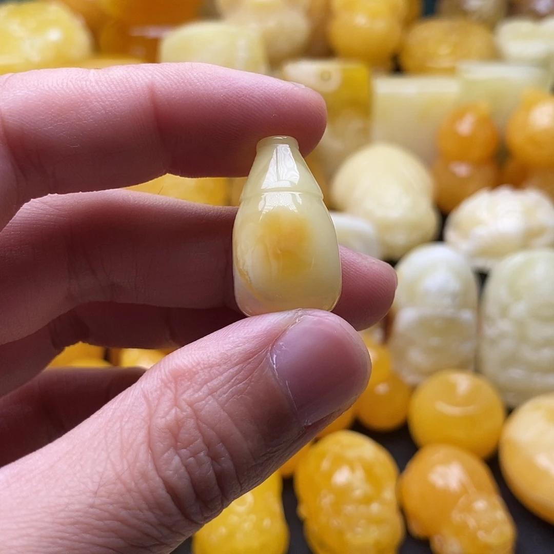 琥珀颈饰未镶嵌琥珀蜜蜡吊坠