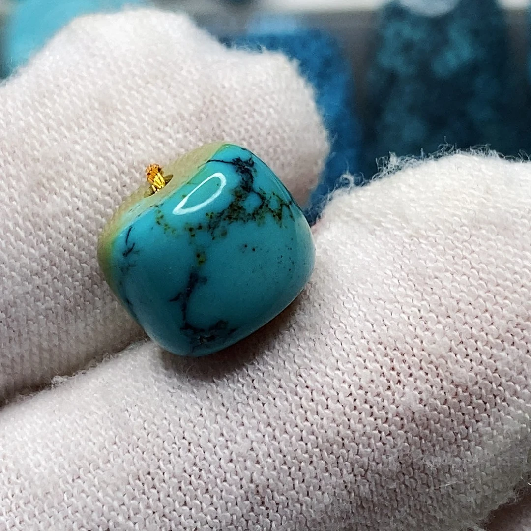 绿松石未镶嵌天然原矿 带武汉地大证书