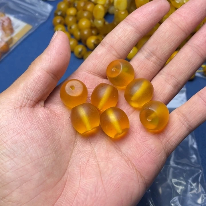 未镶嵌琥珀珠宝奇石