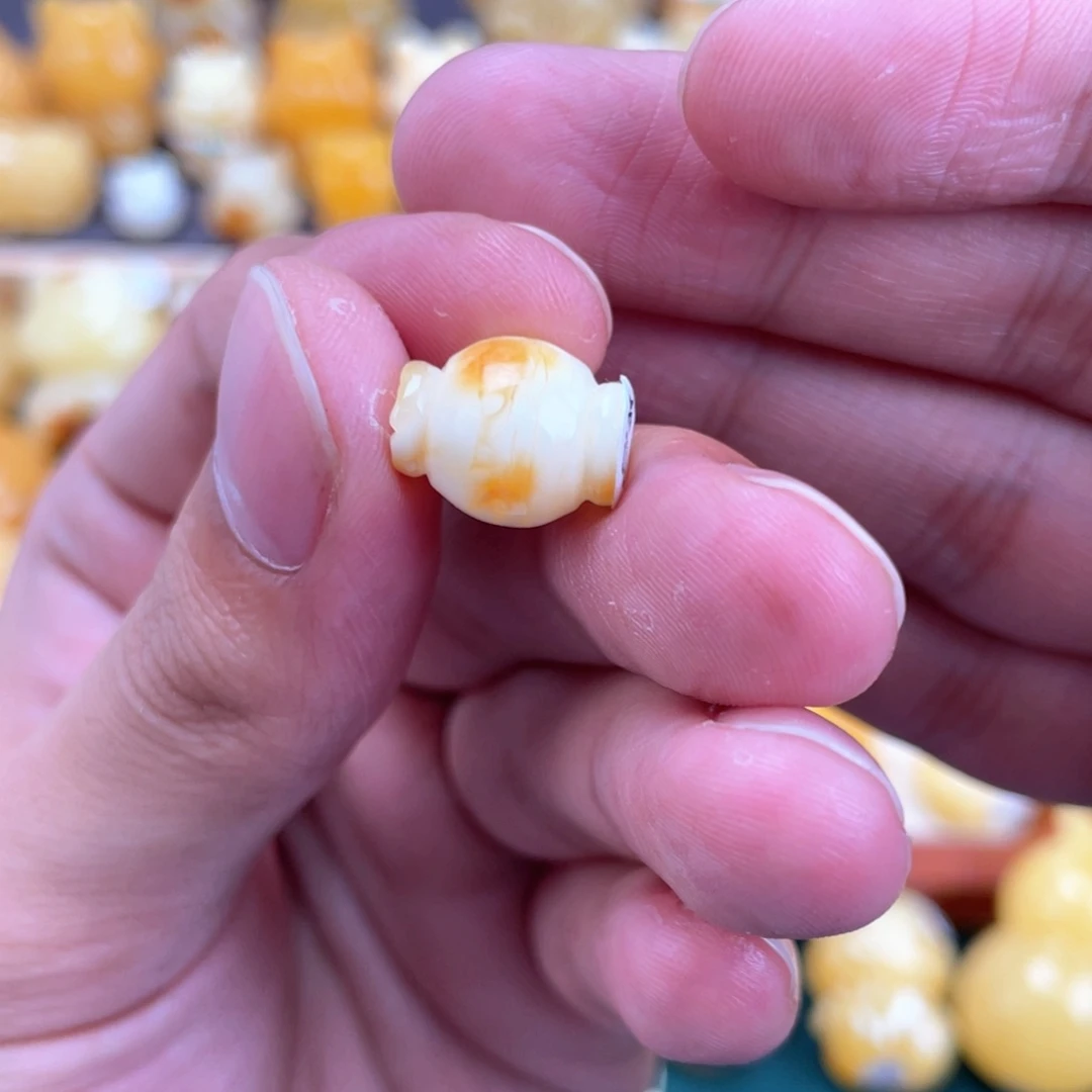 裸石琥珀未镶嵌蜜蜡