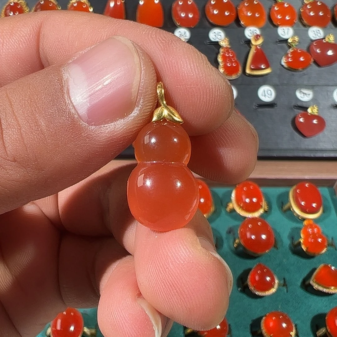 南红玛瑙18K金镶嵌颈饰