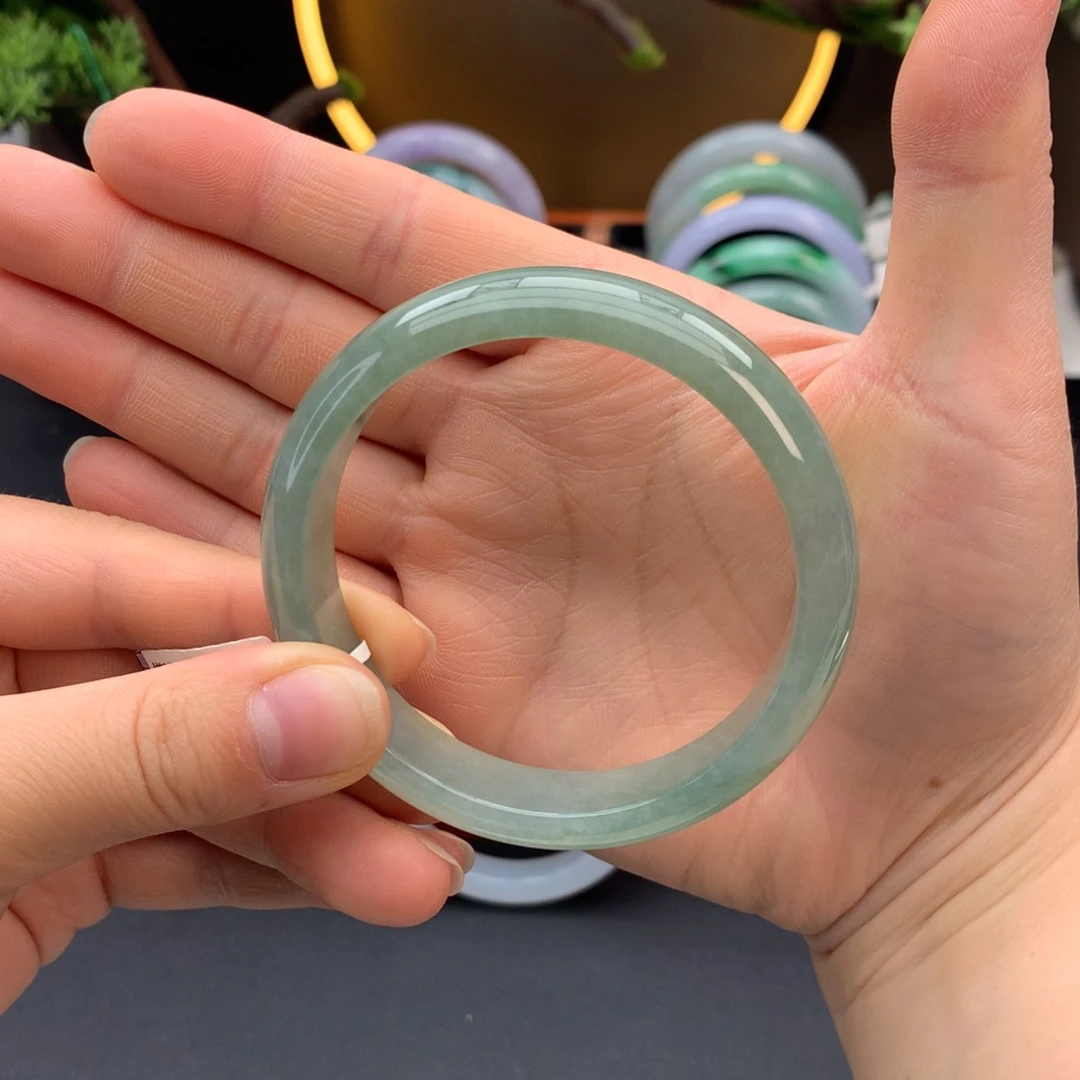 翡翠手镯未镶嵌57正圈湖水绿