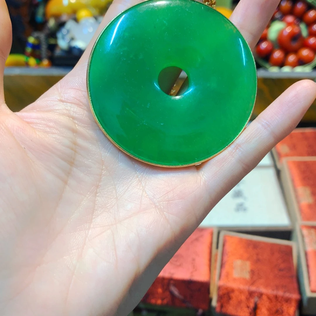 翡翠颈饰未镶嵌噢噢哦噢哦噢哦噢哦喔
