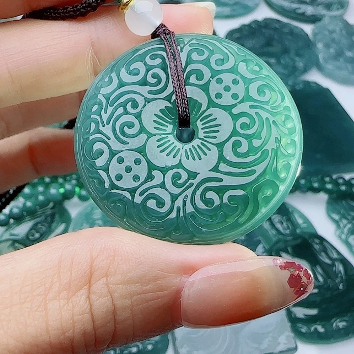 翡翠未镶嵌颈饰多样性发货天然的A货翡翠