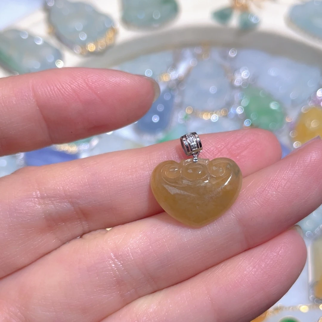 翡翠颈饰18K金镶嵌翡翠