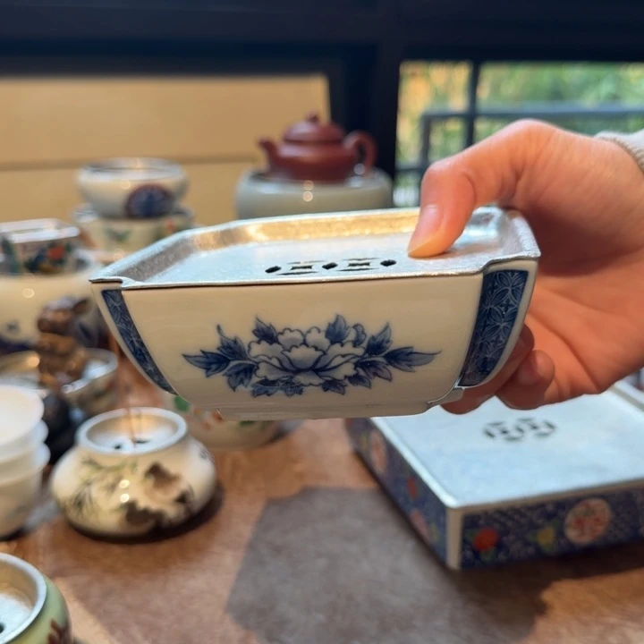 壶承天的作品是由一个人