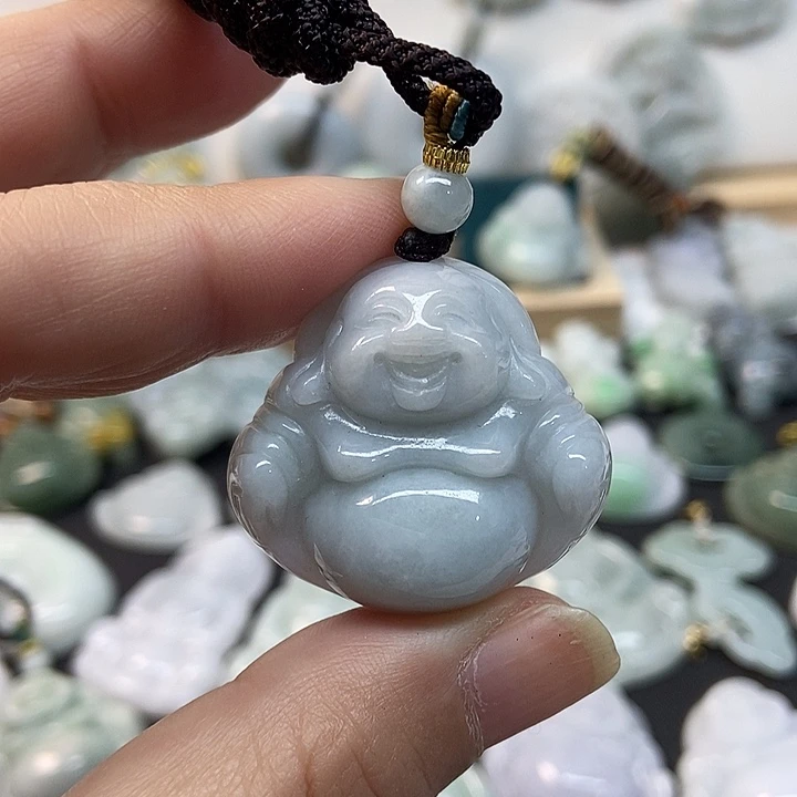 翡翠未镶嵌颈饰佛公