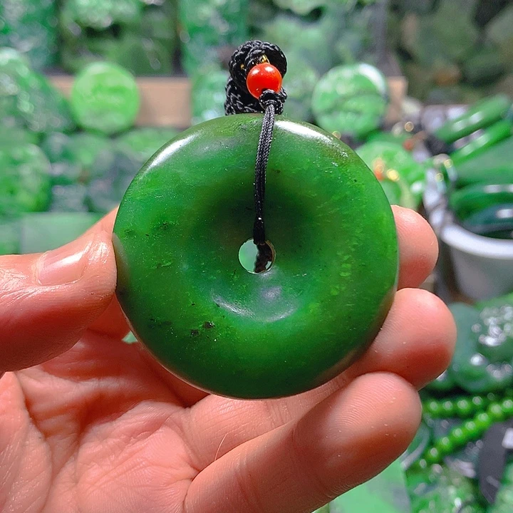 和田玉（碧玉）未镶嵌珠宝奇石