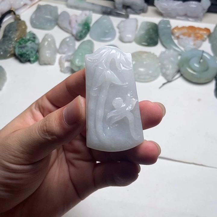 颈饰未镶嵌翡翠亭亭玉立22