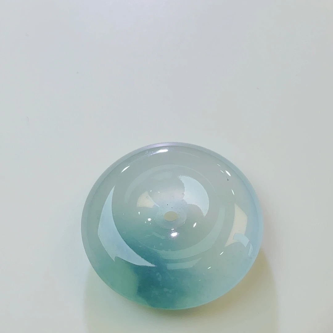 翡翠裸石特色飘花扣子