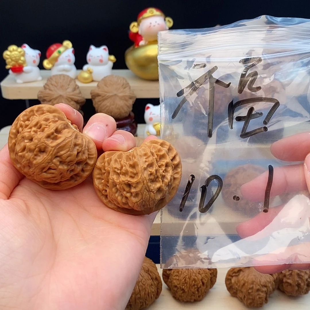 请***陈文玩核桃吊坠宫灯43