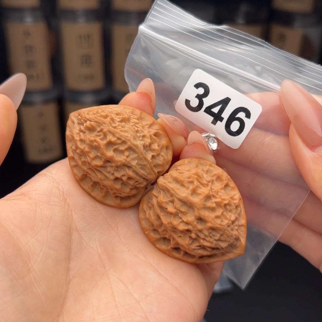 文玩核桃吊坠金牛37