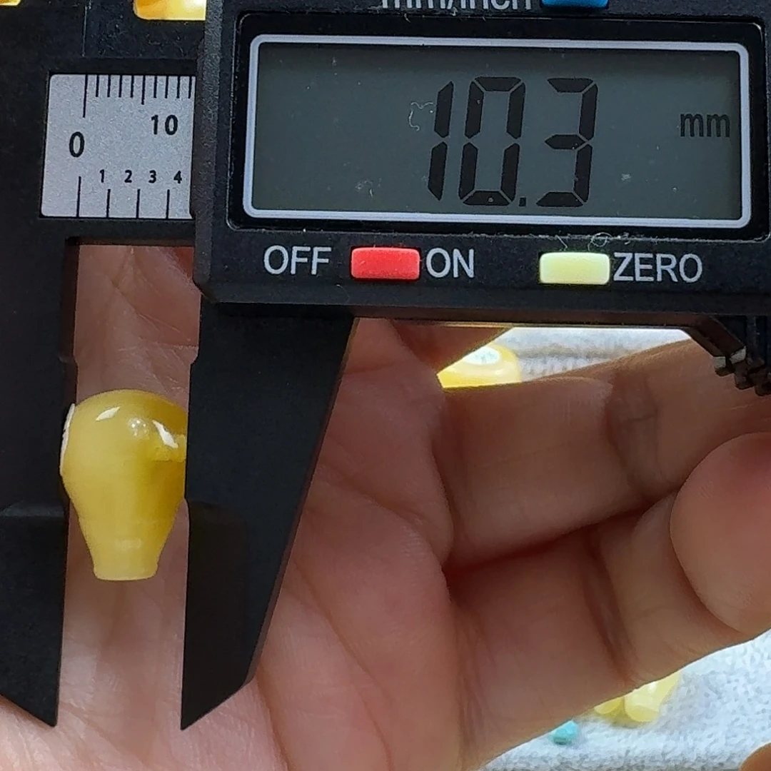 林***蜜蜡未镶嵌裸石36