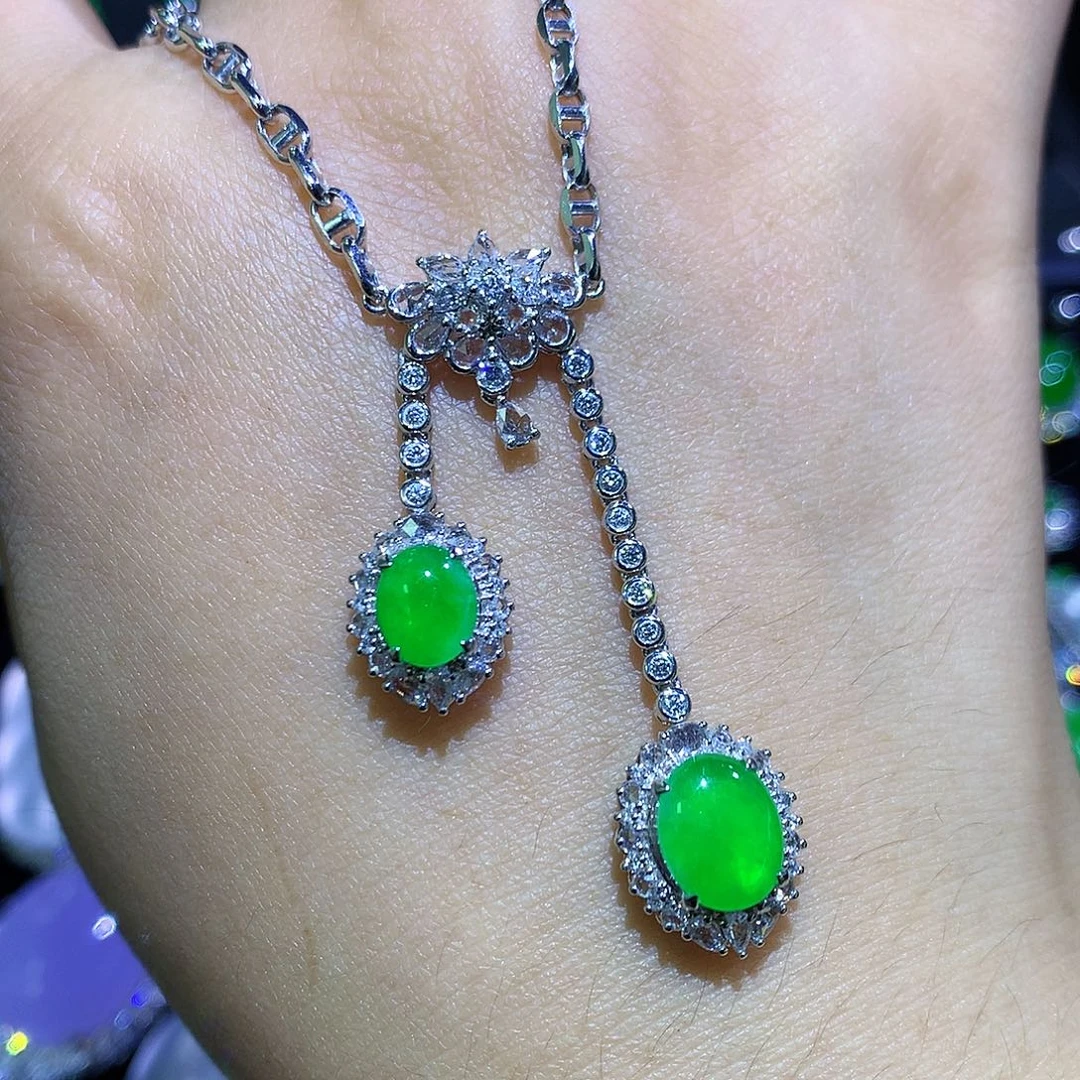 翡翠18K金镶嵌颈饰高冰满绿
