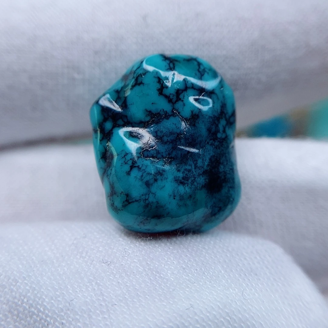 绿松石随形未镶嵌