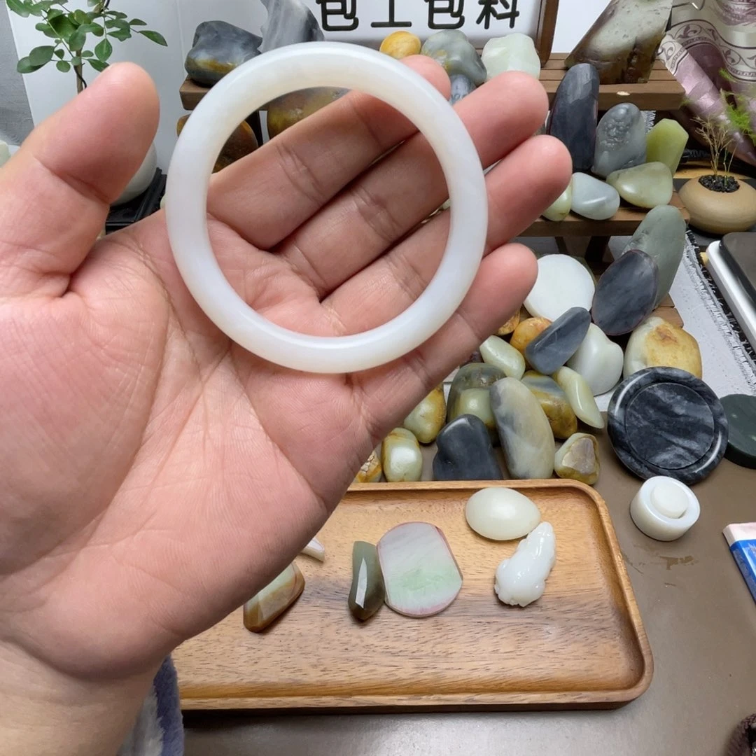 和田玉（糖玉）未镶嵌手镯