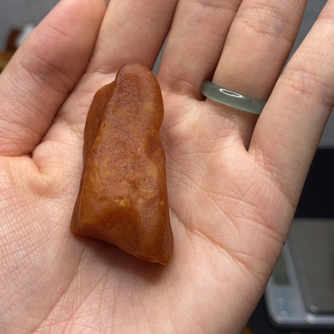 定制琥珀未镶嵌赵****?陈