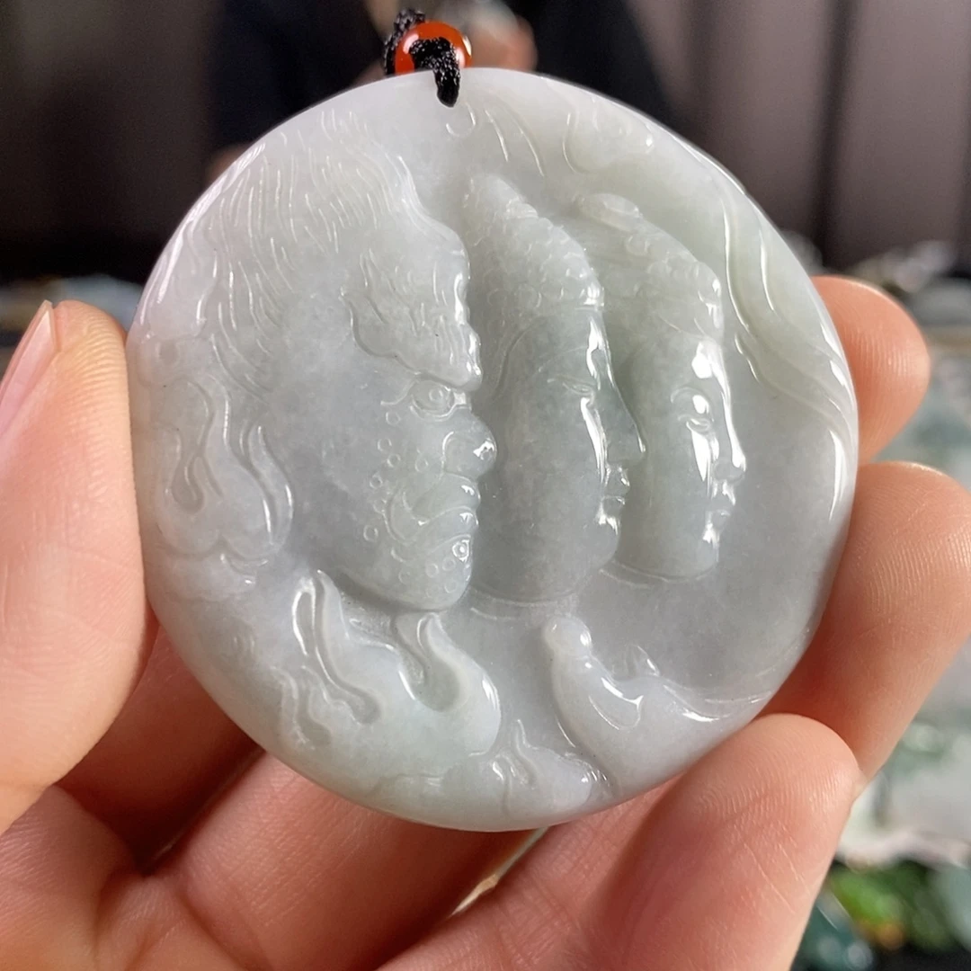 翡翠未镶嵌颈饰一念之间