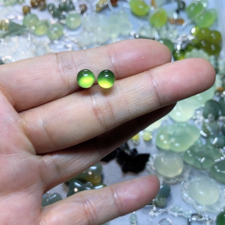 【闪购商品】蛇纹石玉耳环未镶嵌柠***酸