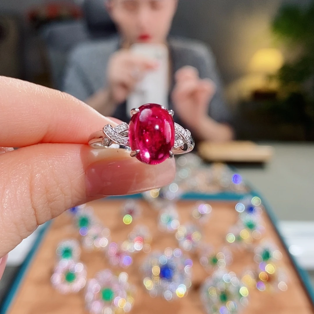 红色碧玺戒指铂Pt950镶嵌4.39ct卢比来