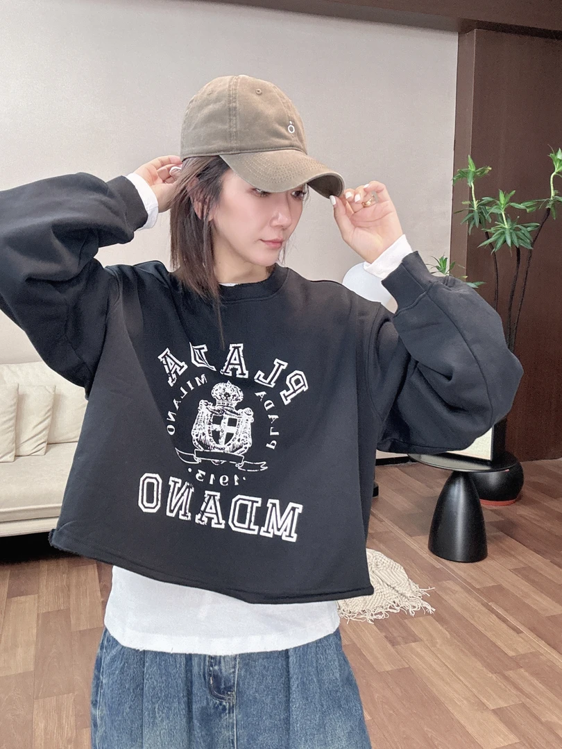 【Wang.小宁】AR字母图案短款长袖圆领运动卫衣H02628CT253