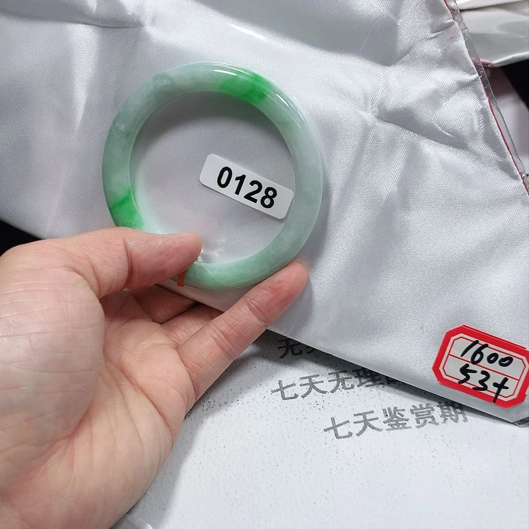 翡翠手镯未镶嵌天然缅甸A货翡翠手镯