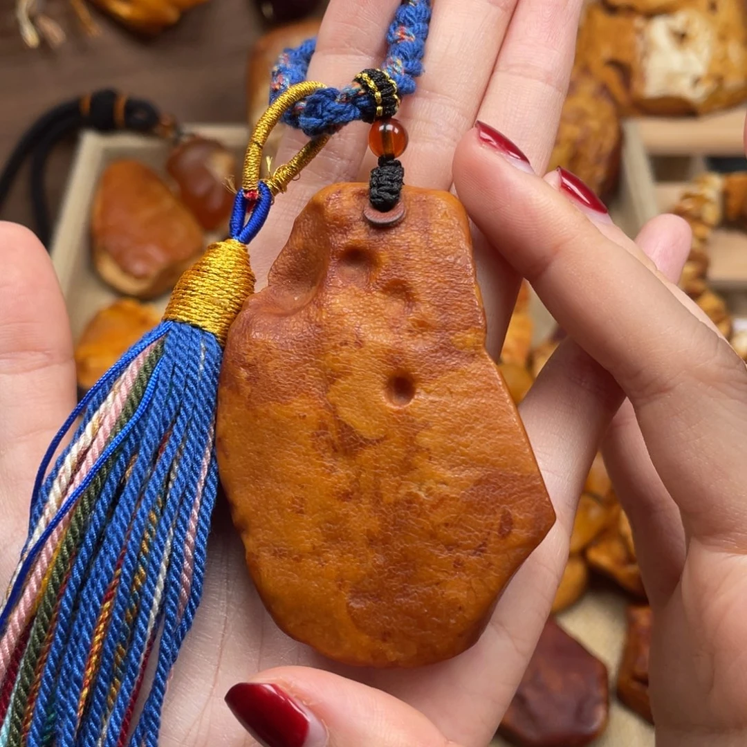 琥珀未镶嵌珠宝奇石