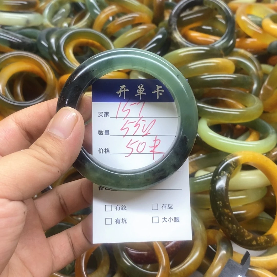 蛇纹石玉未镶嵌手镯