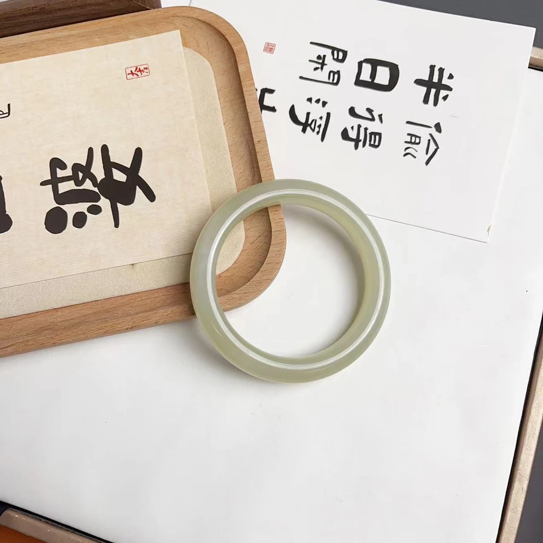 AA和田玉白冰晴水手镯拍一发一 多样性发货.